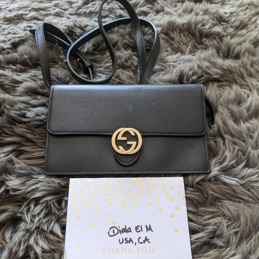 Gucci Wallet On Chain.